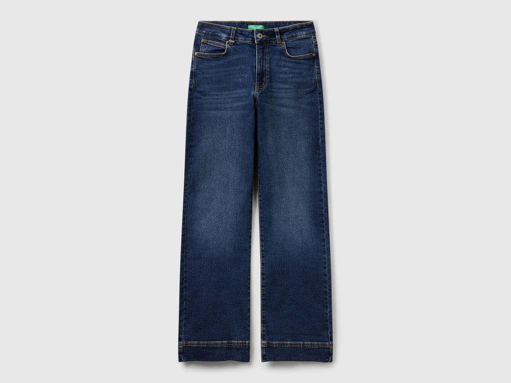 Jeans flare in cotone riciclato