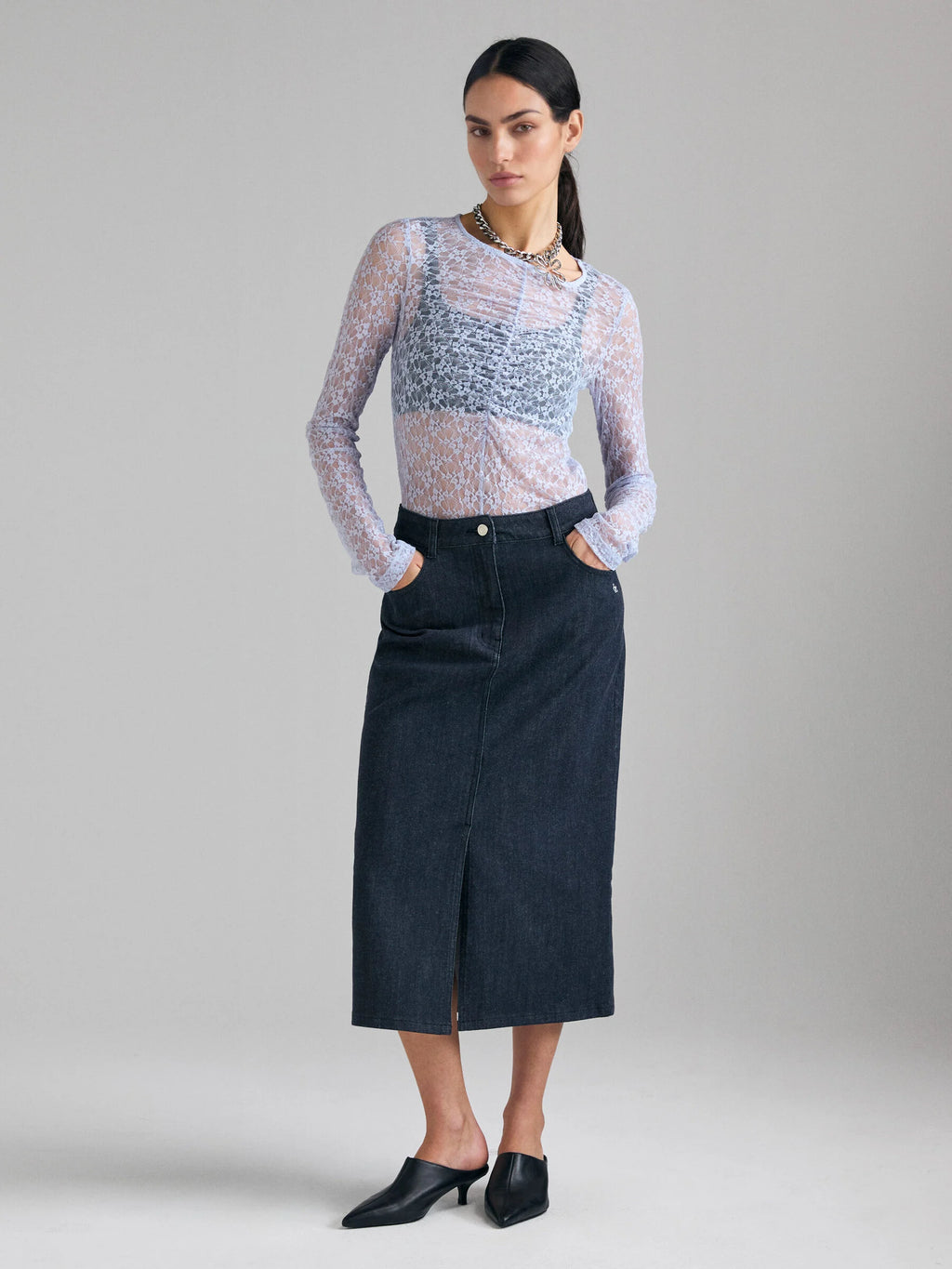 T-shirt in pizzo con arriccio