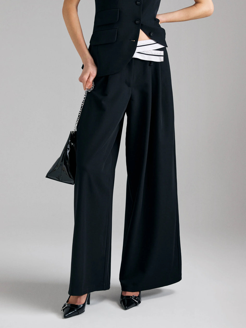 Pantaloni con contrasto