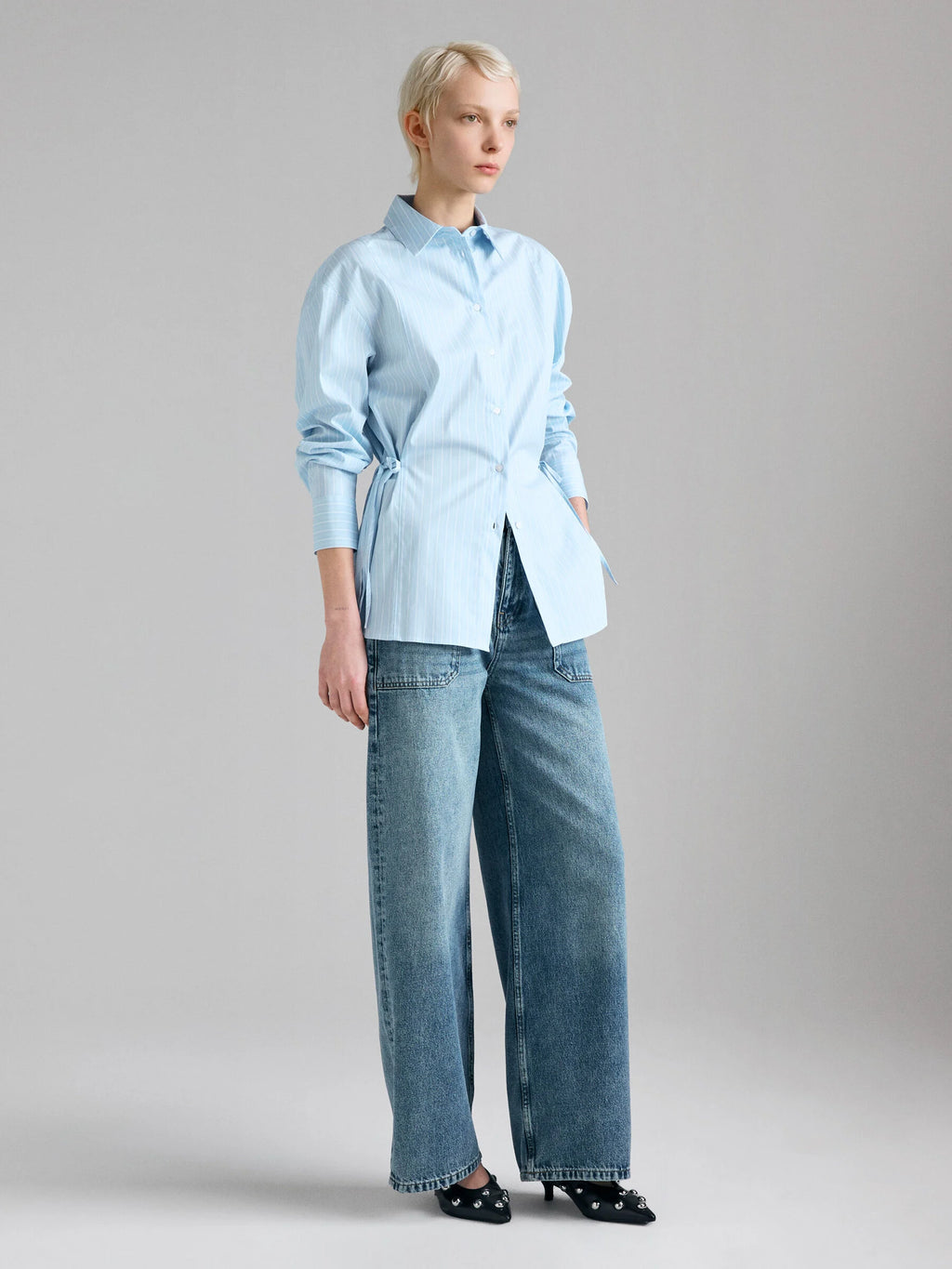 Camicia a righe con laccetti