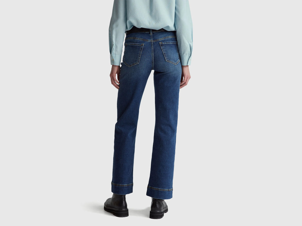 Jeans flare in cotone riciclato